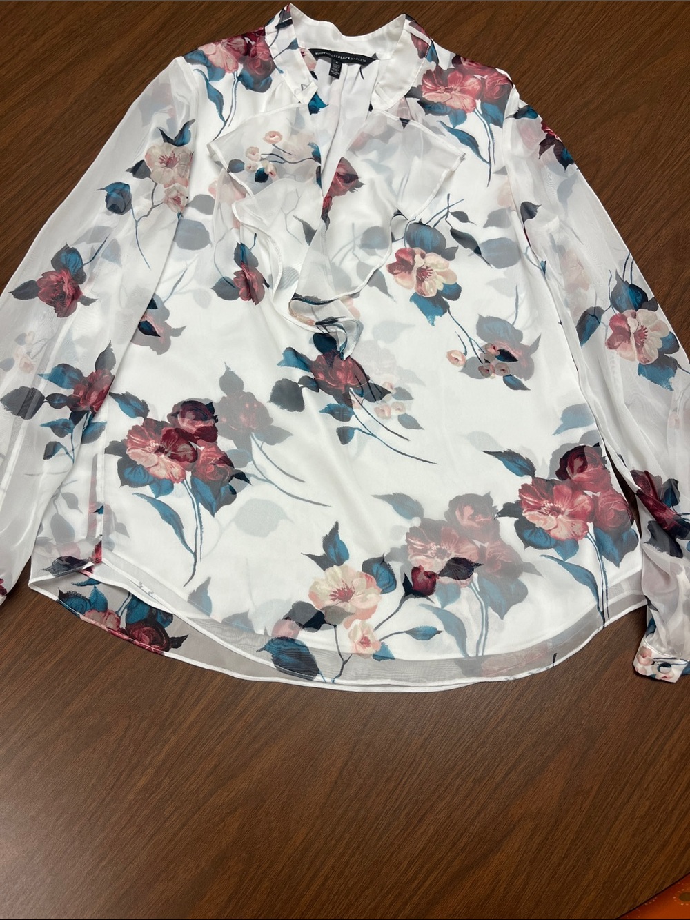 White House Black Market Floral Ruffle V-Neck Sheer Sleeve Blouse, size 6